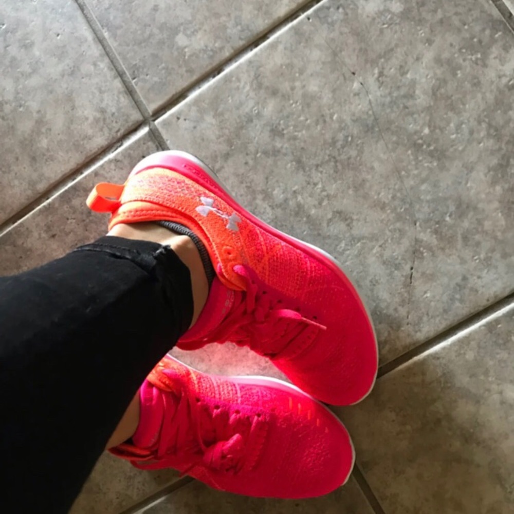 Women’s Under armour sneakers